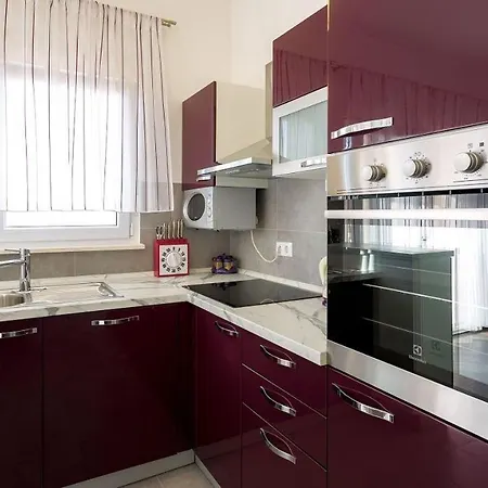 Διαμέρισμα In Mit Grosser Terrasse Dugi Rat