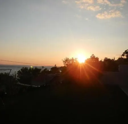 In Mit Grosser Terrasse Διαμέρισμα Dugi Rat