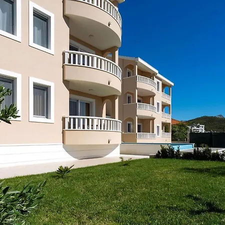 In Mit Grosser Terrasse Διαμέρισμα